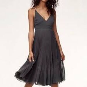 Aritzia Wilfred Beaune Wrap Dress - Mid Pleated Grey Size Medium